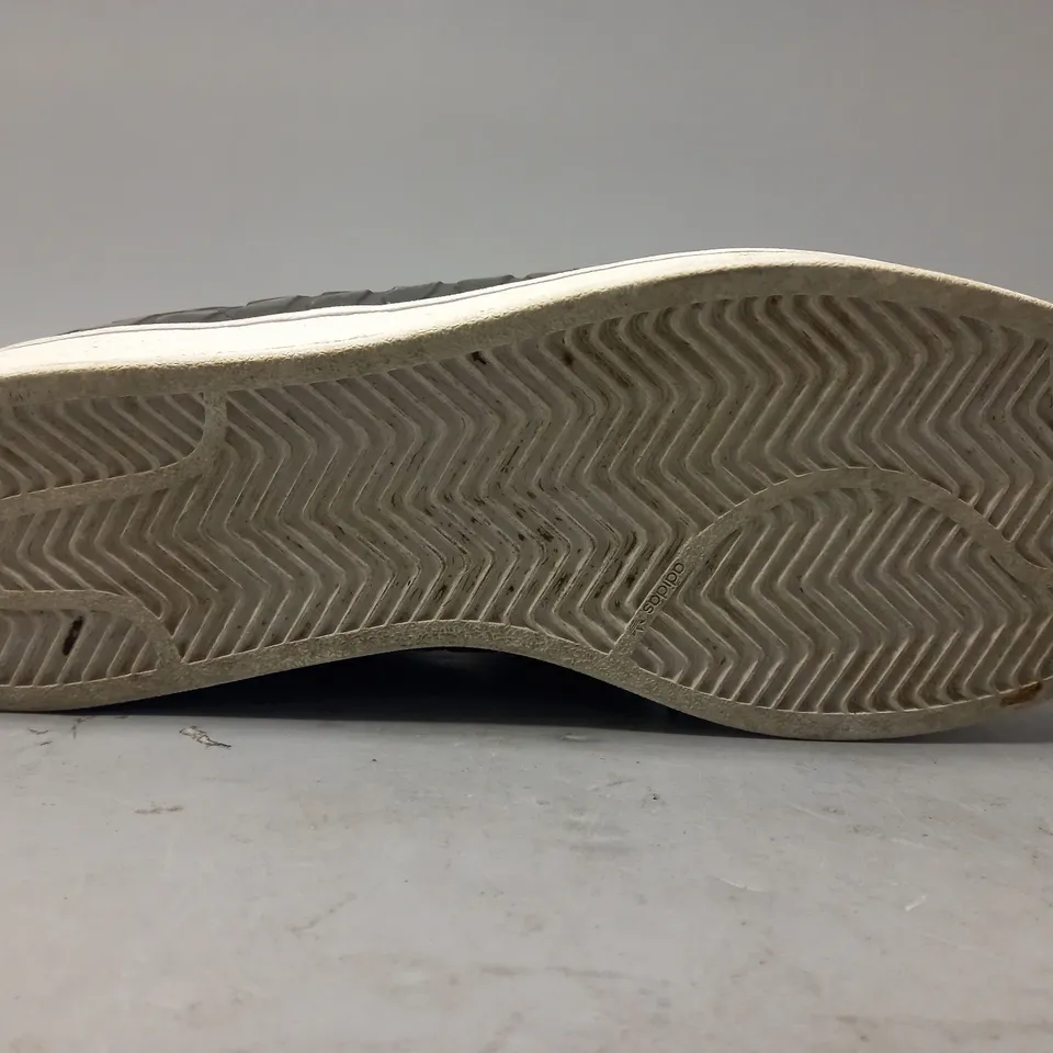 PAIR OF ADIDAS SHOES IN BLACK/PEARLESCENT UK SIZE 10.5