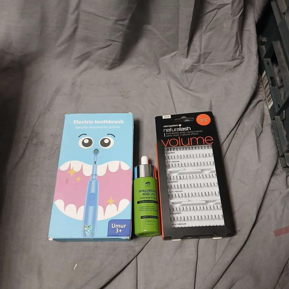 APPROXIMATELY 20 ASSORTED HEALTH AND BEAUTY PRODUCTS TO INCLUDE - ELECTRONIC TOOTHBRUSH - NATURLASH VOLUME AND HYALURONIC ACID .