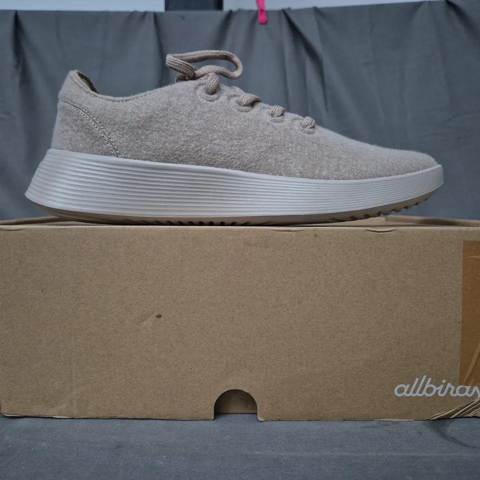 BOXED PAIR OF ALLBIRDS WOOL RUNNER 2 SHOES IN BEIGE UK SIZE 8 - 8.5