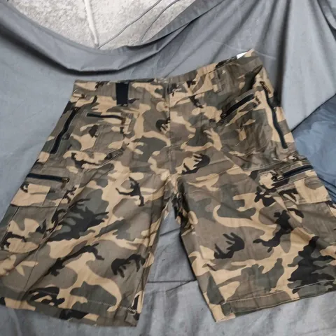 MEN'S CAMOUFLAGE CARGO SHORTS 2XL