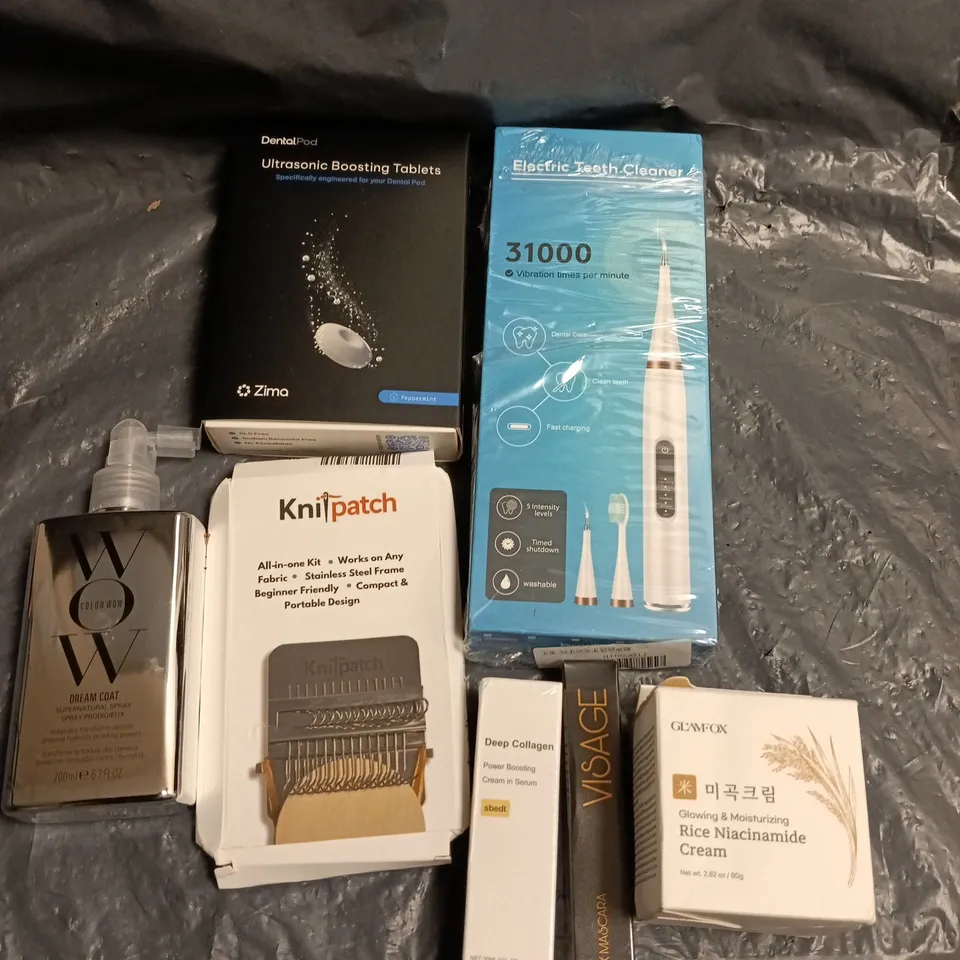 APPROXIMATELY 15 ASSORTED HEALTH & BEAUTY PRODUCTS TO INCLUDE ELECTRIC TOOTHBRUSH, COLLAGEN CREAM, WOW DREAM COAT ETC 