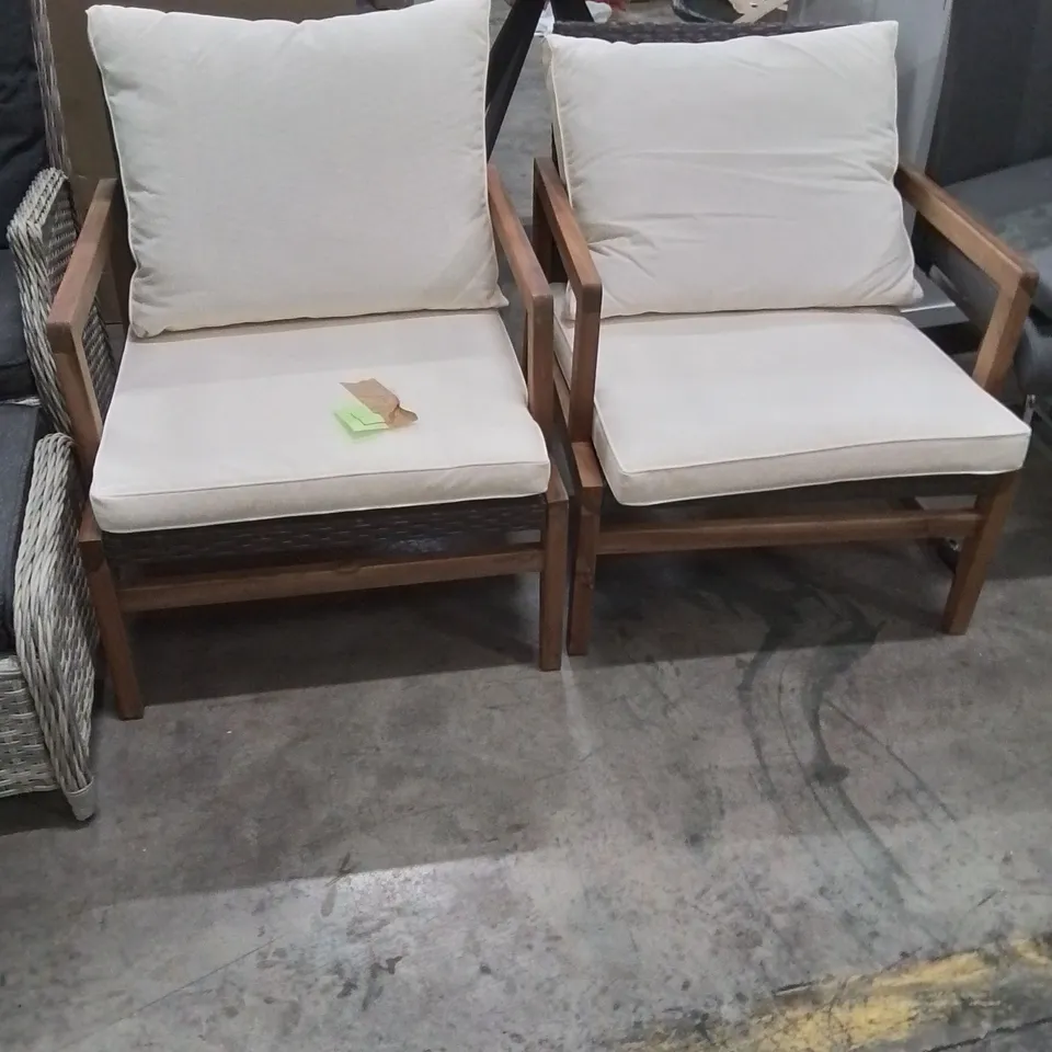 SET OF 2 GARDEN FURNITURE CHAIRS WITH CUSHIONS 