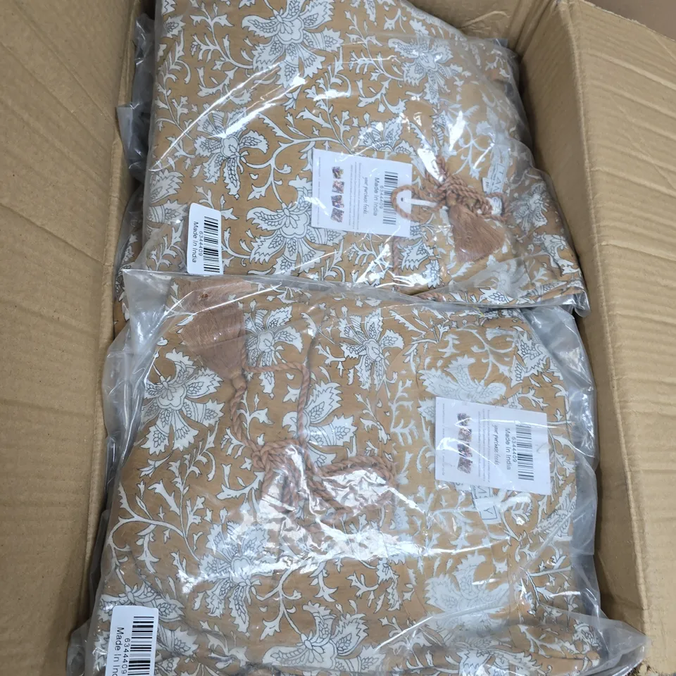 LARGE QUANTITY OF TAMSY WOMEN'S FLORAL PRINT DRAPE TOPS IN VARIOUS SIZES  – COLLECTION ONLY 
