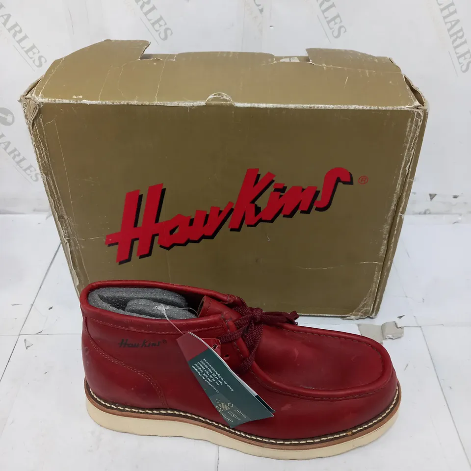 BOXED PAIR OF HAWKINS RANCHERO LEATHER BOOTS SIZE 9 
