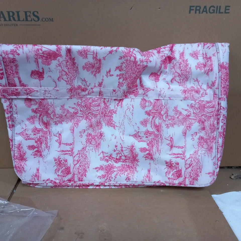 CAMOUFLAGE LONDON CLUTTER CARRYALL CHEST