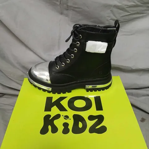 BRAND NEW BOXED KOI KIDZ LIL' BORIN HARDWARE BOOTS - BLACK PU WITH SILVER TOE CAP, KIDS UK 12