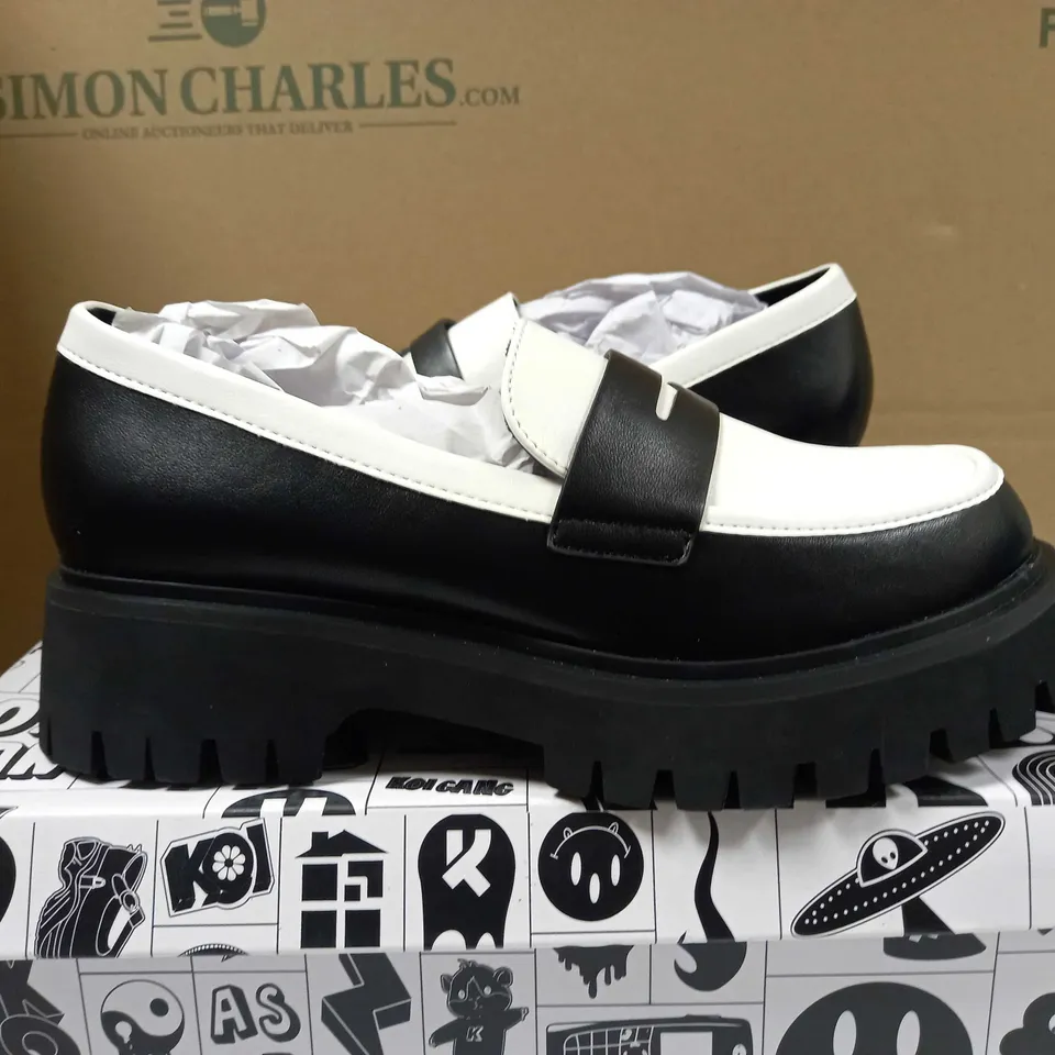 KOI WILLOW MONOCHROME LOAFERS - SIZE 6