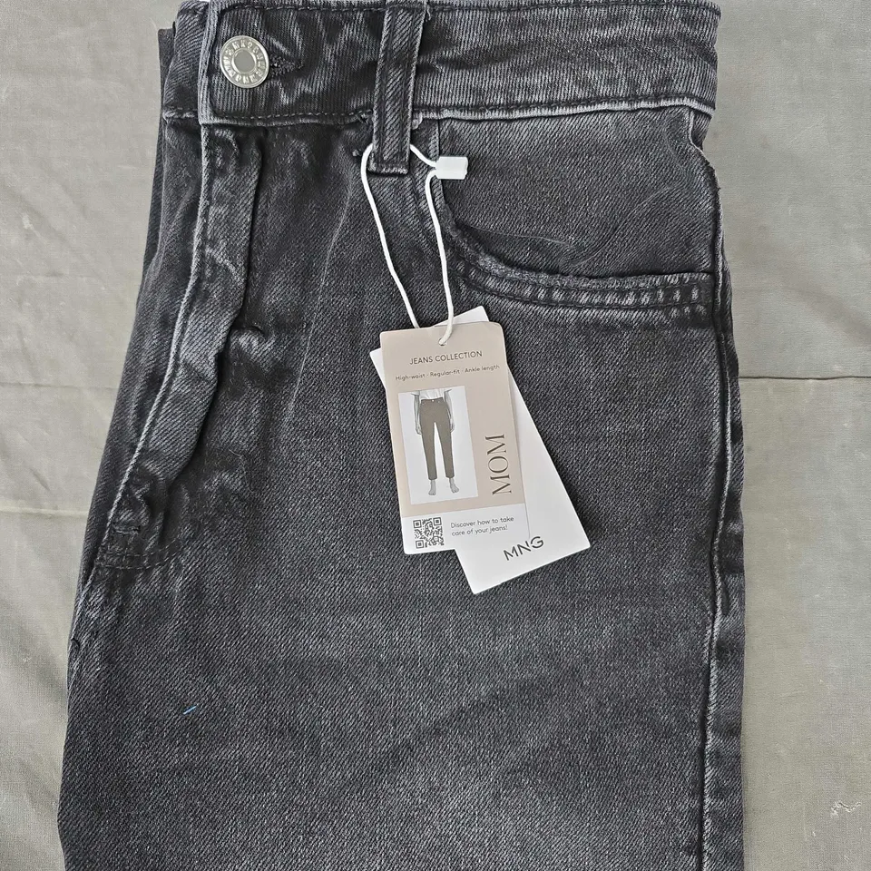 MNG MOM HIGH-WAIST REGULAR FIT JEANS IN CHARCOAL SIZE EU 36