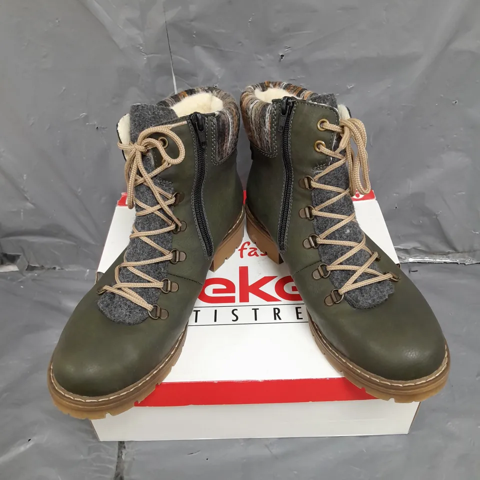 BOXED PAIR OF RIEKER LINED BOOTS IN GREEN SIZE 41
