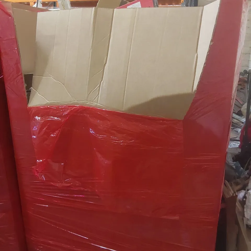 PALLET CONTAINING A LARGE QUANTITY OF ASSORTED ITEMS INCLUDING: LAMINATE VINYL FLOOR CUTTER, STEP STOOL, WINDOW BLINDS, ARTIFICIAL FLOWERS ECT