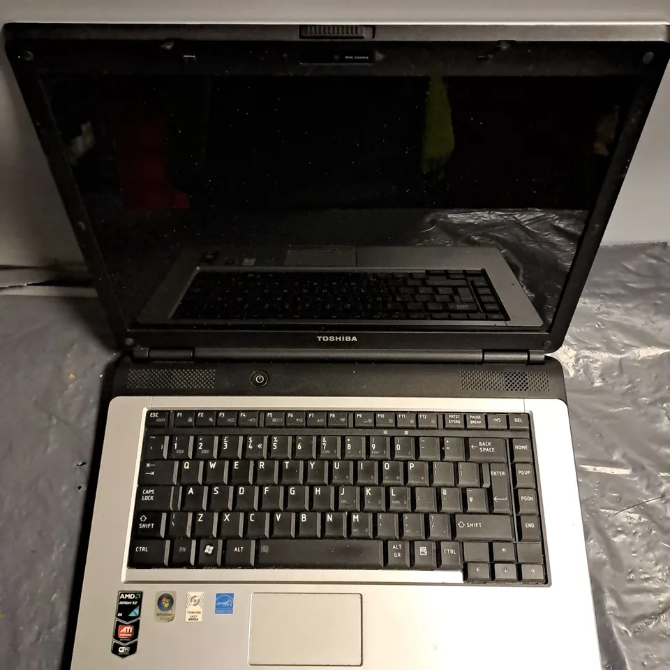 TOHSHIBA SATELLITE L300D LAPTOP