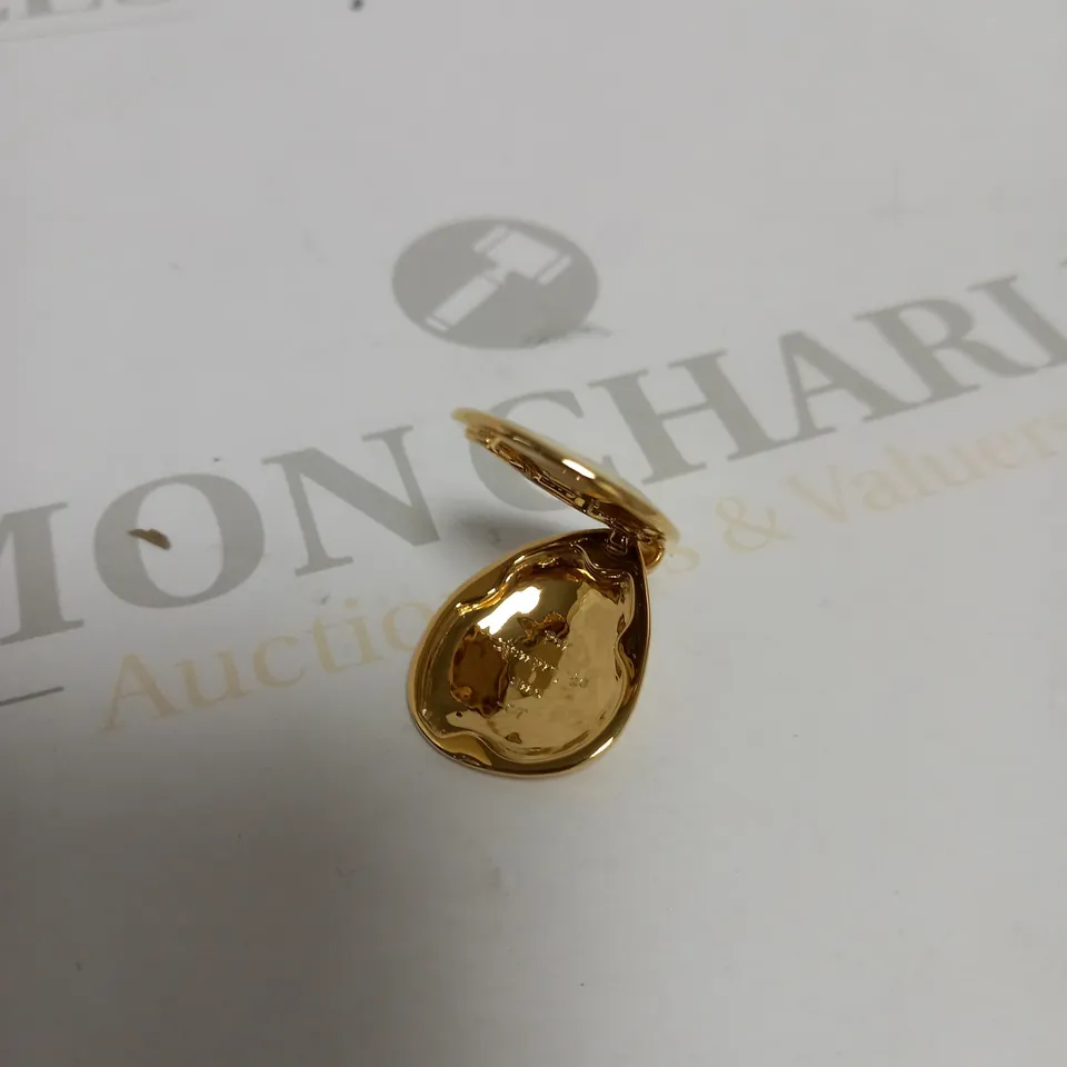 MONICA VINADER GOLD COLOURED TEXTURED DROP PERSONALISED LOCKET 
