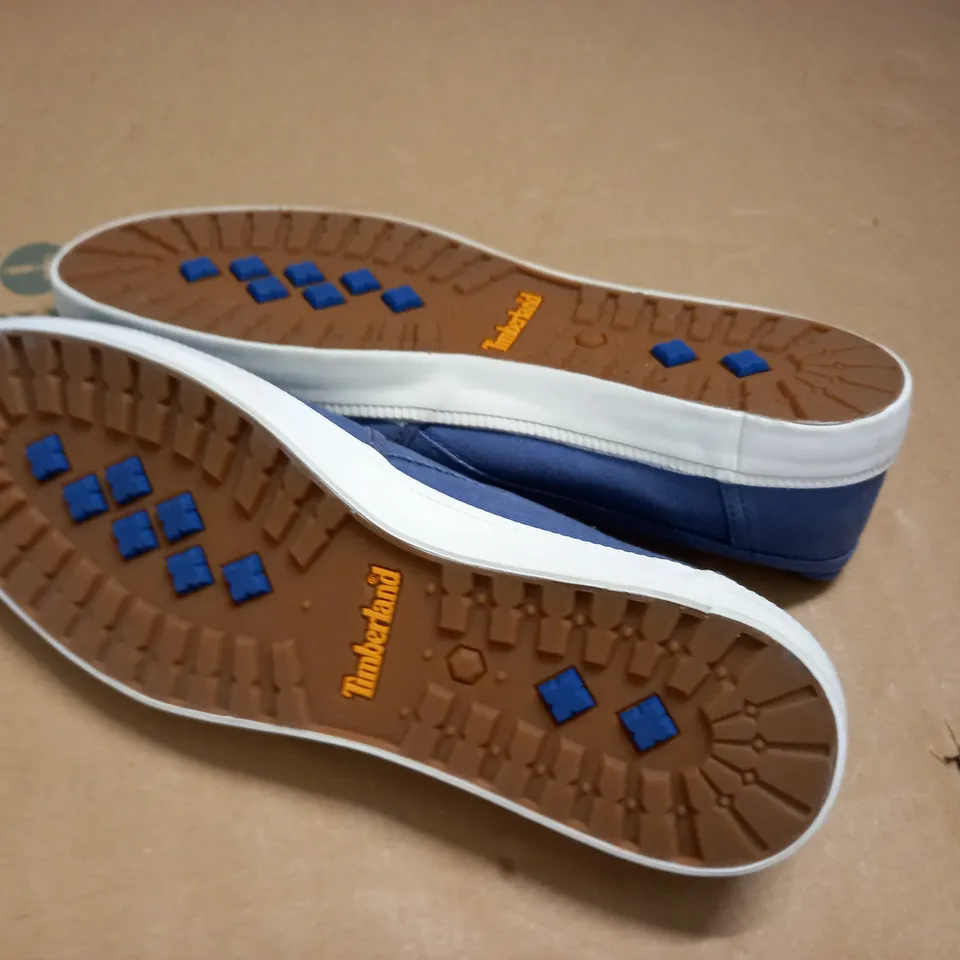 PAIR OF TIMBERLAND BLUE PUMPS - UK 12.5