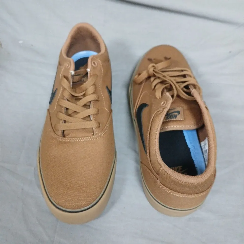 NIKE SB CHRON 2 CNVS SNEAKERS – ALE BROWN/BLACK, UK 10