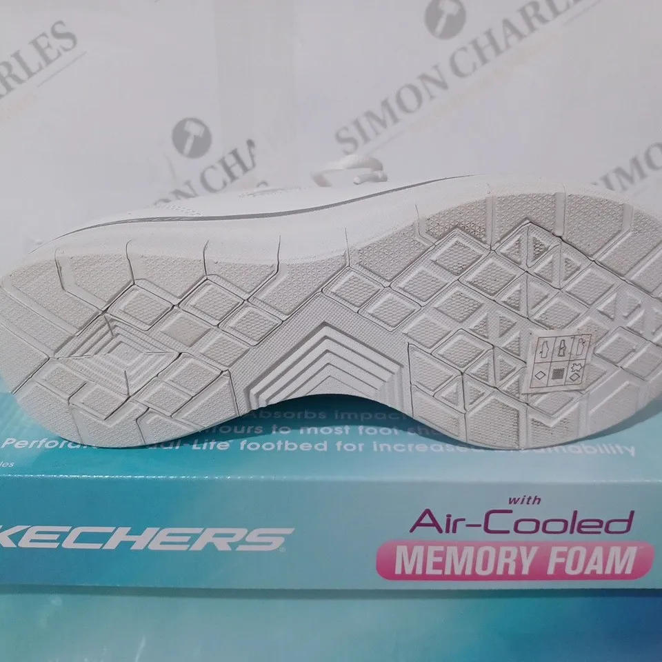 BOXED SKECHERS AIR COOLED TRAINERS SIZE 6