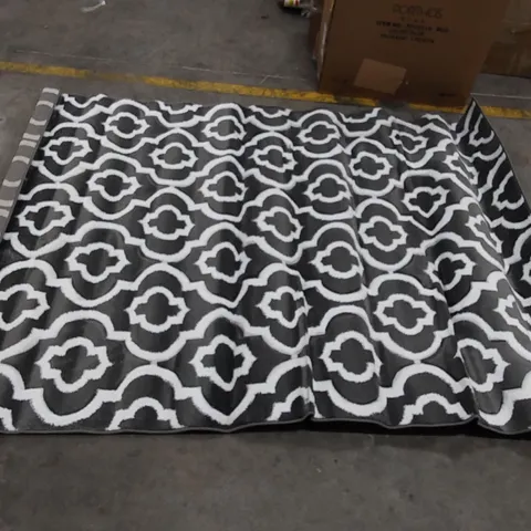 MODERN TRENDZ RUG - GREY // SIZE: 160 X 220cm