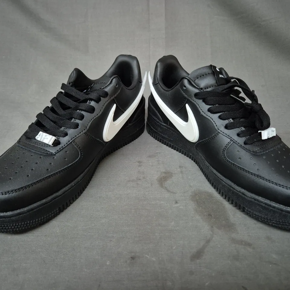 BOXED PAIR OF NIKE AMBUSH AIR FORCE 1 '07 SHOES IN BLACK/WHITE UK SIZE 8.5