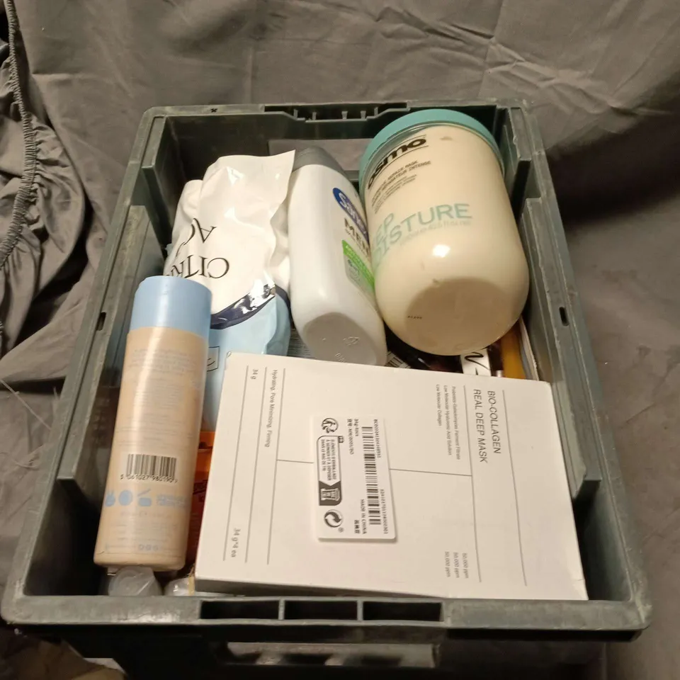 APPROXIMATELY 20 ASSORTED COSMETIC ITEMS TO INCLUDE SANEX MEN, OSMO 1200ML DEEP MOISTURE, REAL DEEP MASK, NIGHTTIME OIL, ELF ETC