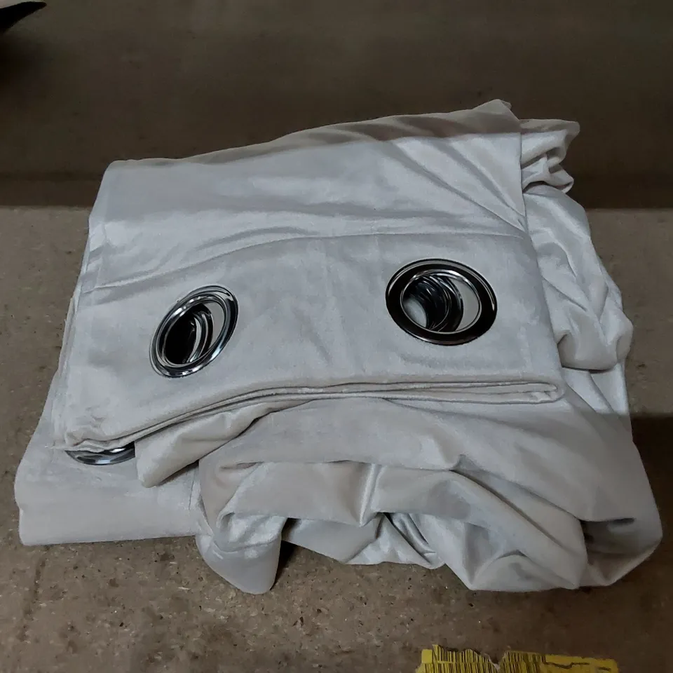 BAGGED STOCKHOLM HEAVY CRUSHED VELVET EYELET CURTAINS // SIZE UNSPECIFIED