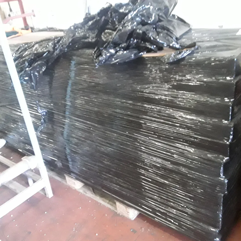 PALLET OF A LARGE QUANTITY OF ASSORTED STAIR NOSES 