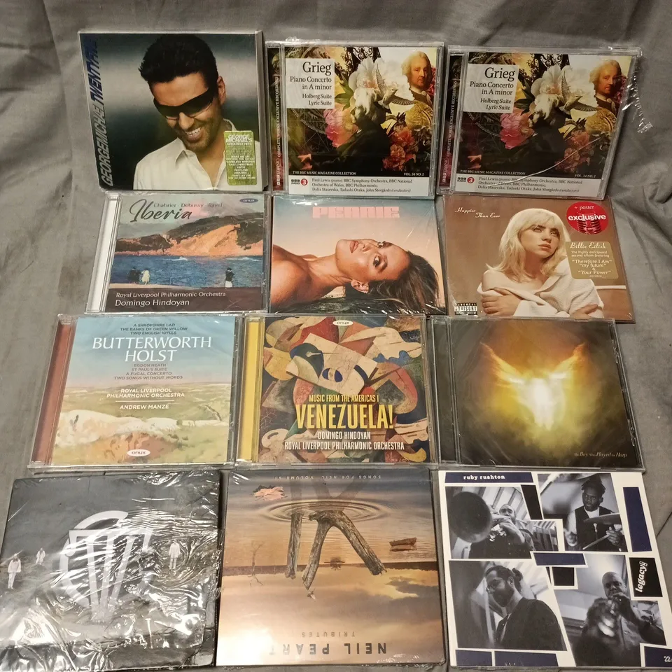 APPROXIMATELY 40 ASSORTED CD ALBUMS TO INCLUDE THE VERY BEST OF CLASSICAL CHILLOUT GOLD, COLDPLAY MOON MUSIC, BILLIE EILISH HAPPIER THAN EVER, ETC