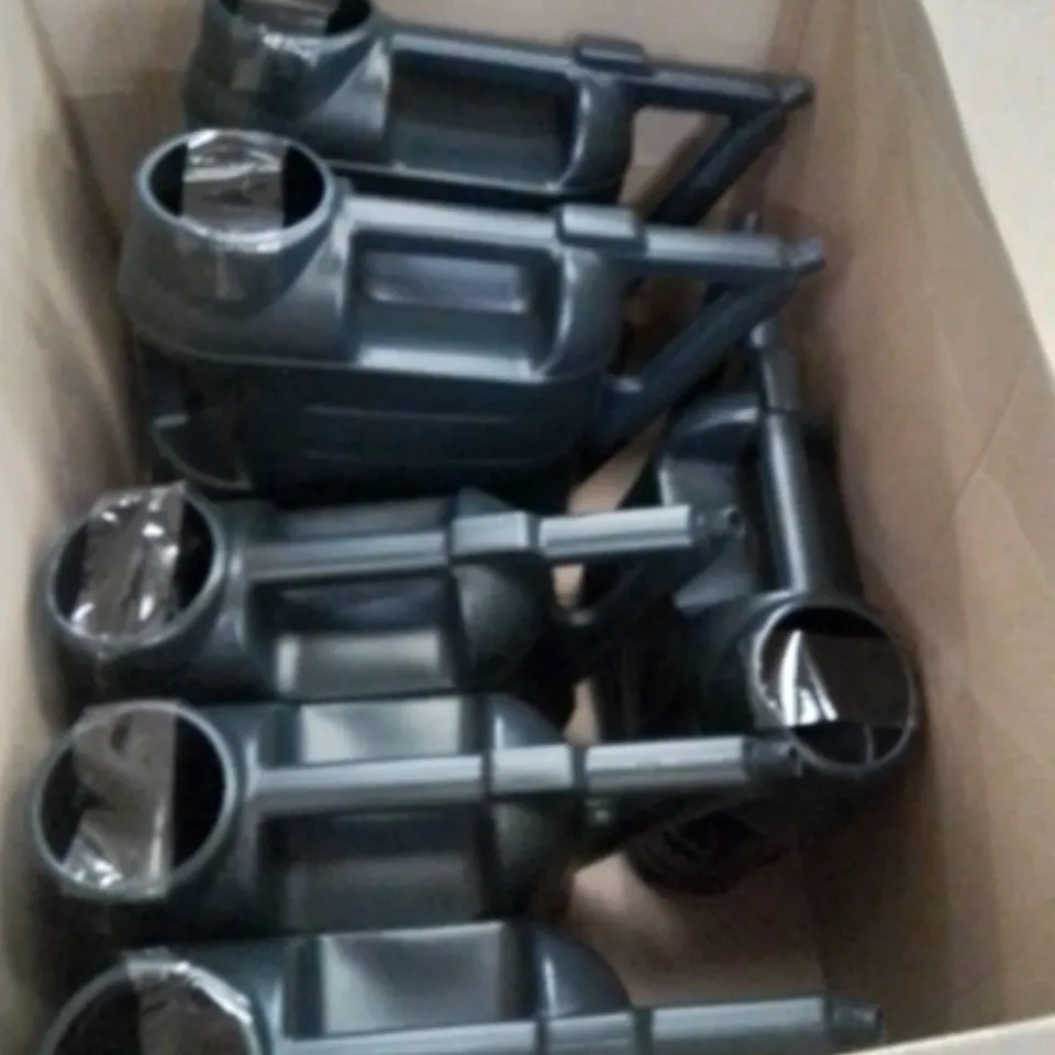 BOX CONTAINING 7 WATERING CANS