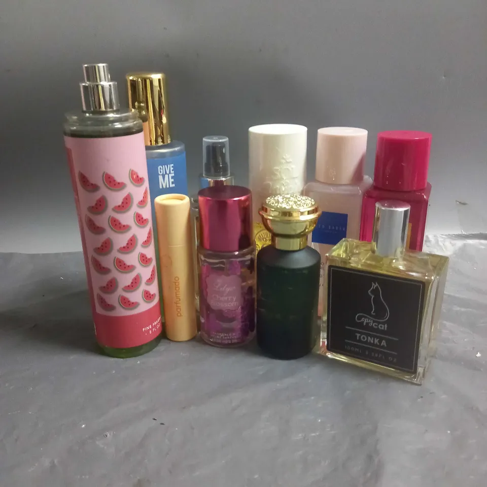 BOX OF APPROX 10 ASSORTED FRAGRANCES TO INCLUDE - TED BAKER BODY SPRAY - ARAMIC CHANGES - GIVE ME BOTANICA BODY SPRAY - ETC