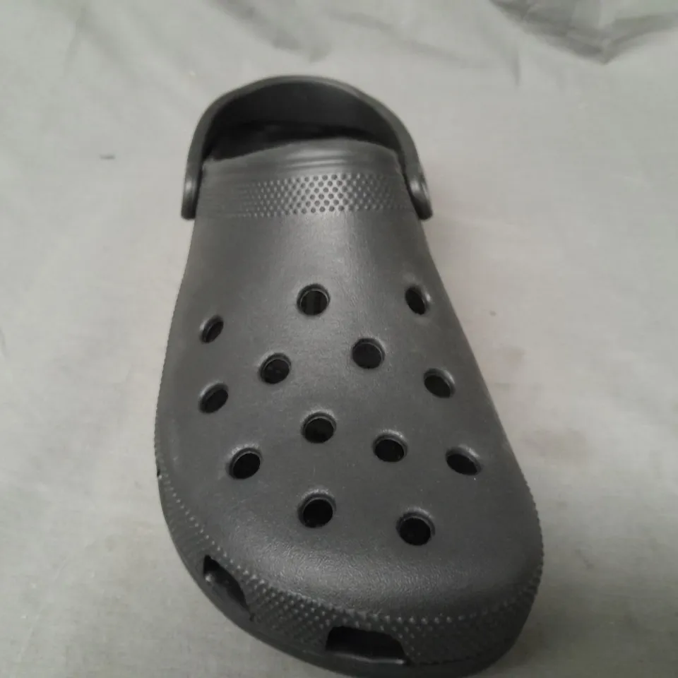 PAIR OF CROCS CLOGS IN BLACK SIZE M13