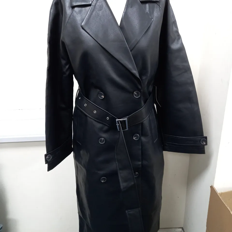 NA-KD BELTED PU TRENCHCOAT - 36