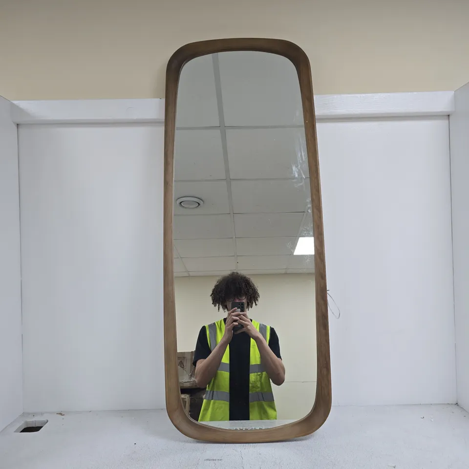 WOODEN FRAME HANGING MIRROR 