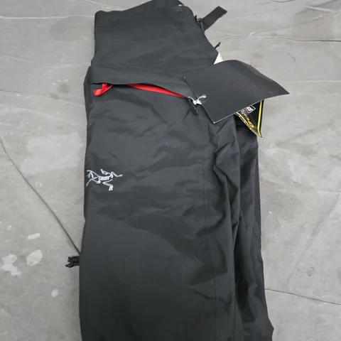 ARC'TERYX WATERPROOF PANTS - SIZE M