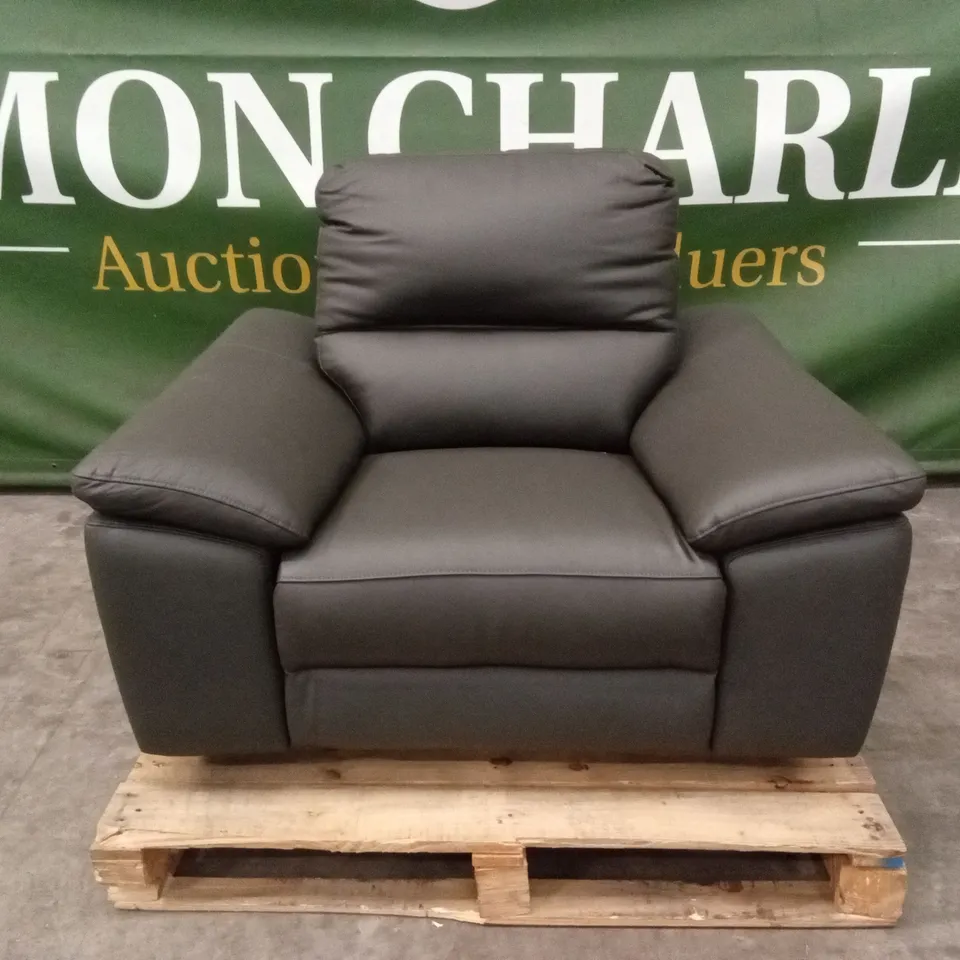 PAVILION LEATHER/FAUX LEATHER POWER RECLINER ARMCHAIR RRP £829