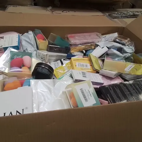 PALLET CONTAINING A LARGE QUANTITY OF COSMETIC PRODUCTS TO INCLUDE;NAIL POLISH,PROFESSIONAL NAIL FILE SET,WAX STICK,LIPSTICK