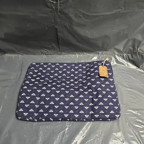 FATFACE NAVY BEE-PRINT ZIP POUCH / ACCESSORY CASE - ONE SIZE