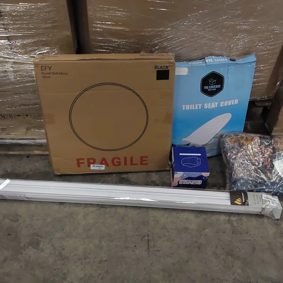 PALLET OF ASSORTED ITEMS INCLUDING: WALL MIRROR, TOILET SEAT COVER, TRAVEL PILLOW, BLINDS, JACKET