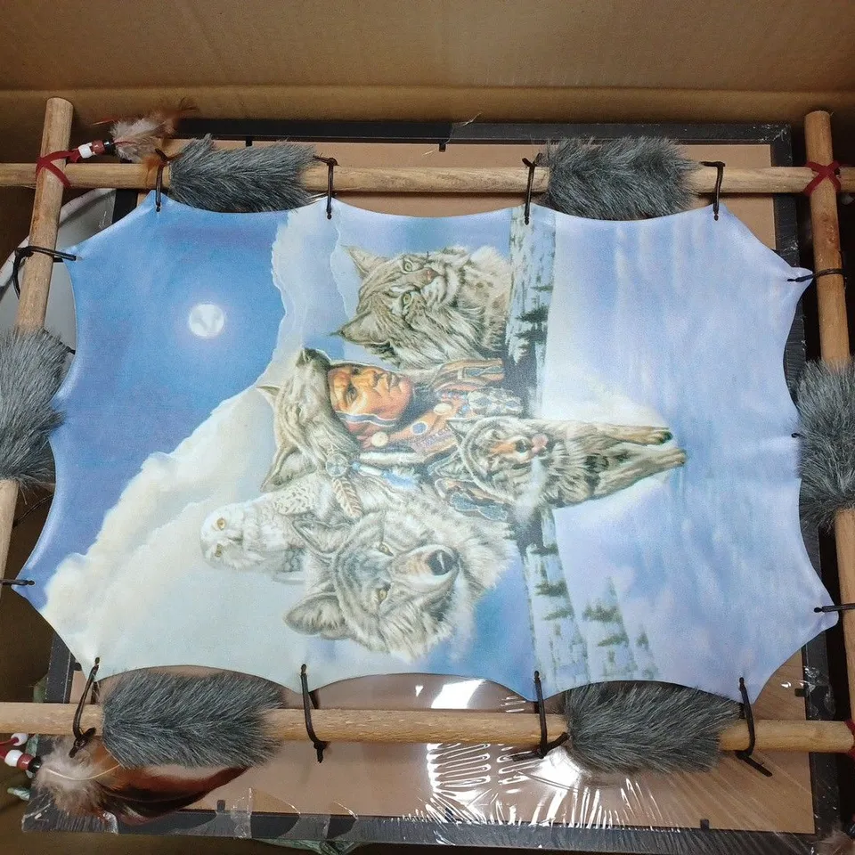 BOX OF APPROXIMATELY 6 ASSORTED ITEMS TO INCLUDE - LIGHT FLOWER SHADE - BLACK PHOTO FRAME - NATIVE AMERICAN ART PEICE ECT