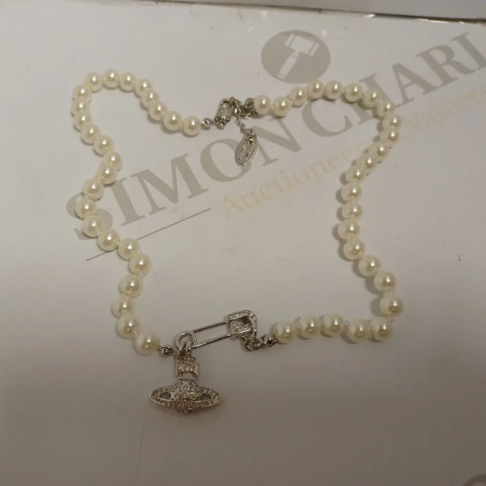 VIVIENNE WESTWOOD SILVER AND PEARL EFFECT MAYFAIR CHOKER