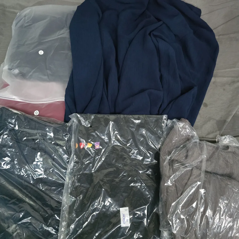 APPROXIMATELY 35 ASSORTED CLOTHING ITEMS IN VARIOUS SIZES, STYLES & COLOURS TO INCLUDE TROUSERS, DRESSES, JACKET, ETC - COLLECTION ONLY