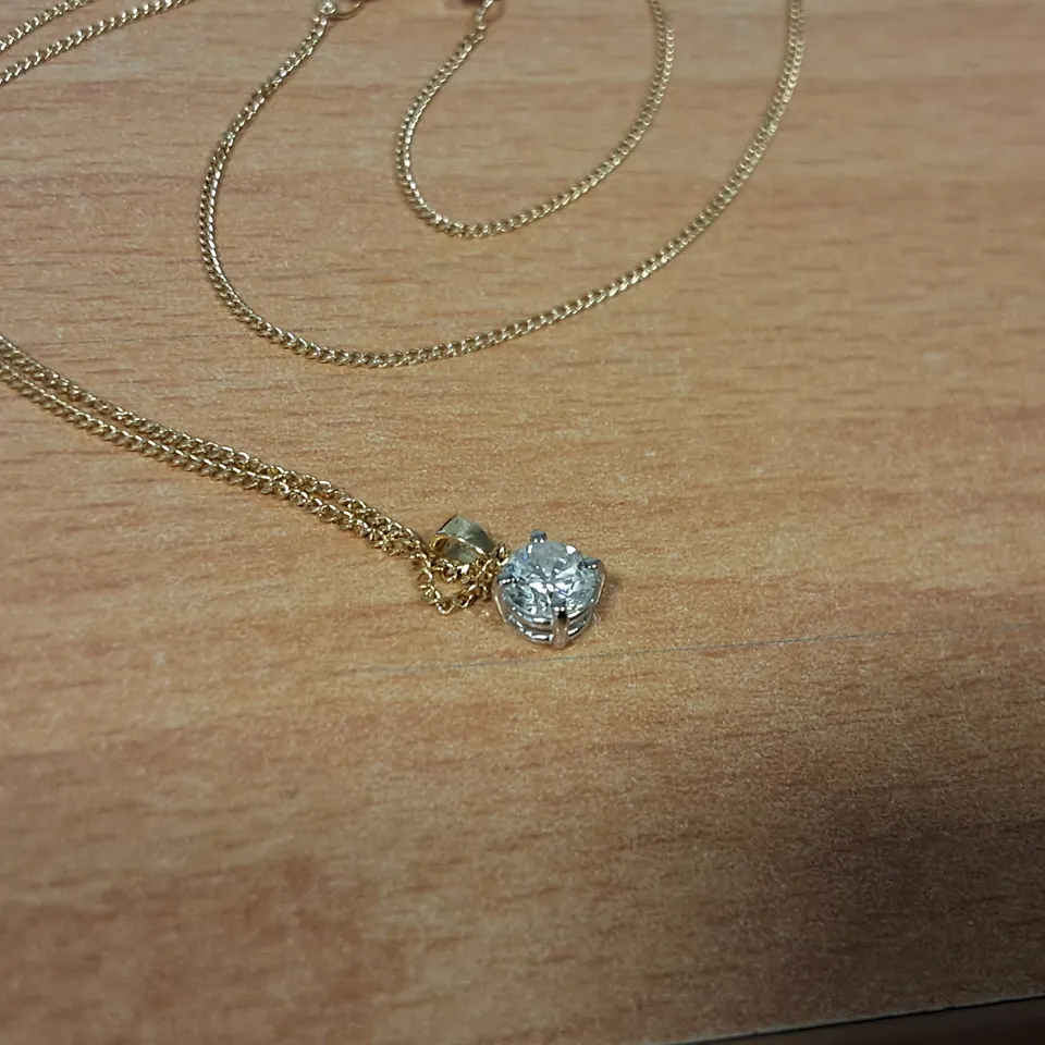 18CT GOLD PENDANT ON CHAIN SET WITH NATURAL DIAMOND
