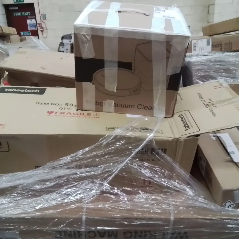 PALLET CONTAINING VARIOUS ASSORTED BOXED ITEMS TO INCLUDE, PORTABLE FRIDGE, MEAT GRINDER, ROBOT VACUUM CLEANER AND LOTS MORE UNMARKED BOXED ITEMS 