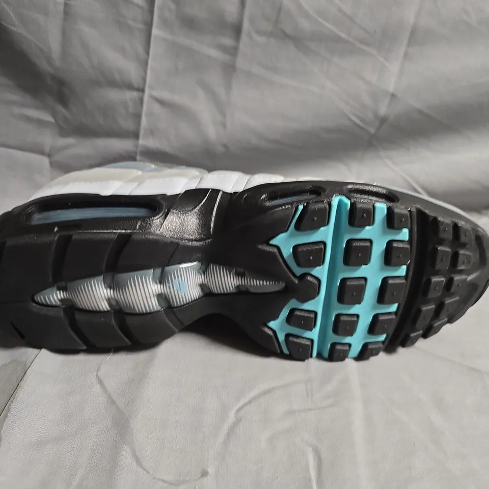 UNBOXED PAIR OF AIR MAX 95'S - UK SIZE 9