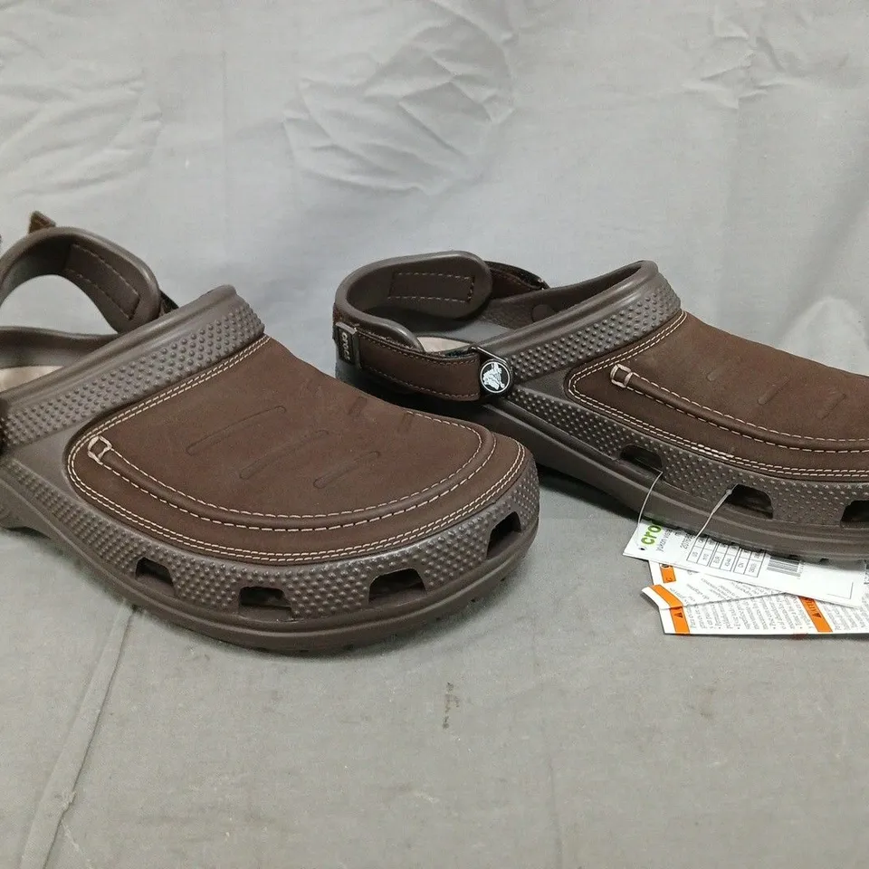 PAIR OF CROCS YUKON VISTA II CLOGS IN BROWN SIZE UK 9