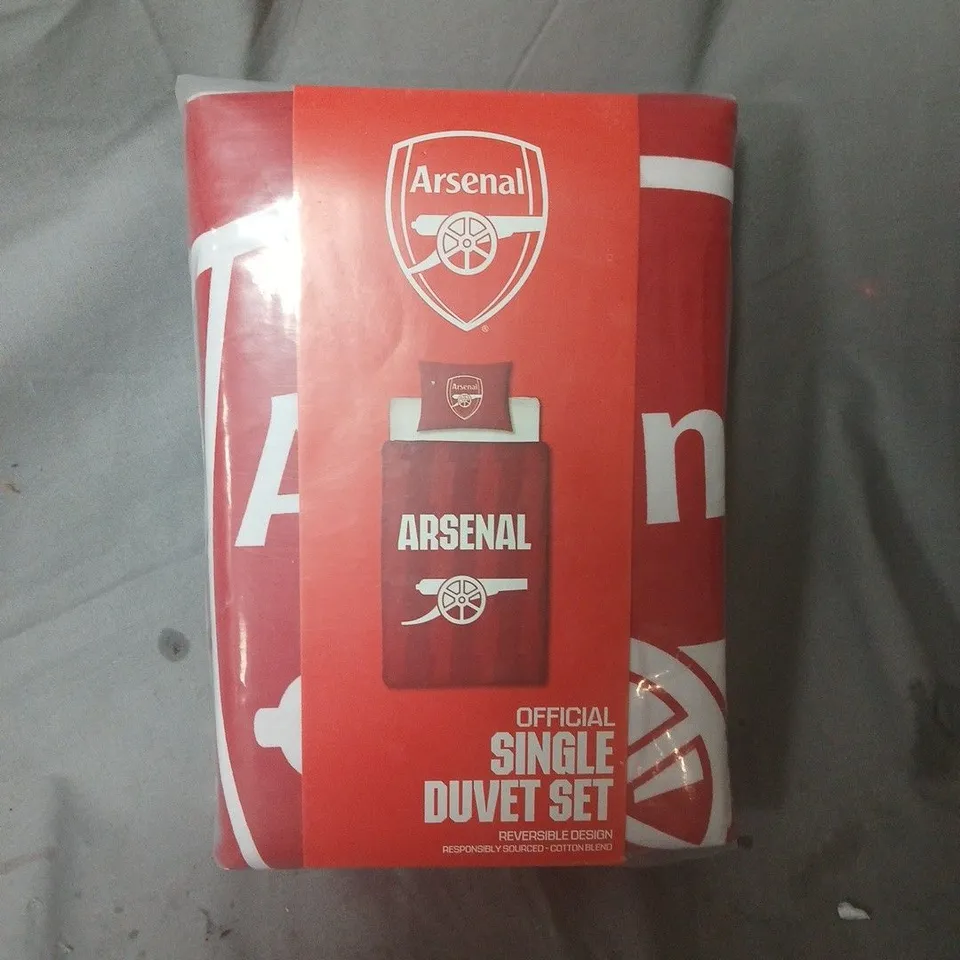 ARSENAL OFFICIAL REVERSIBLE SINGLE DUVET SET