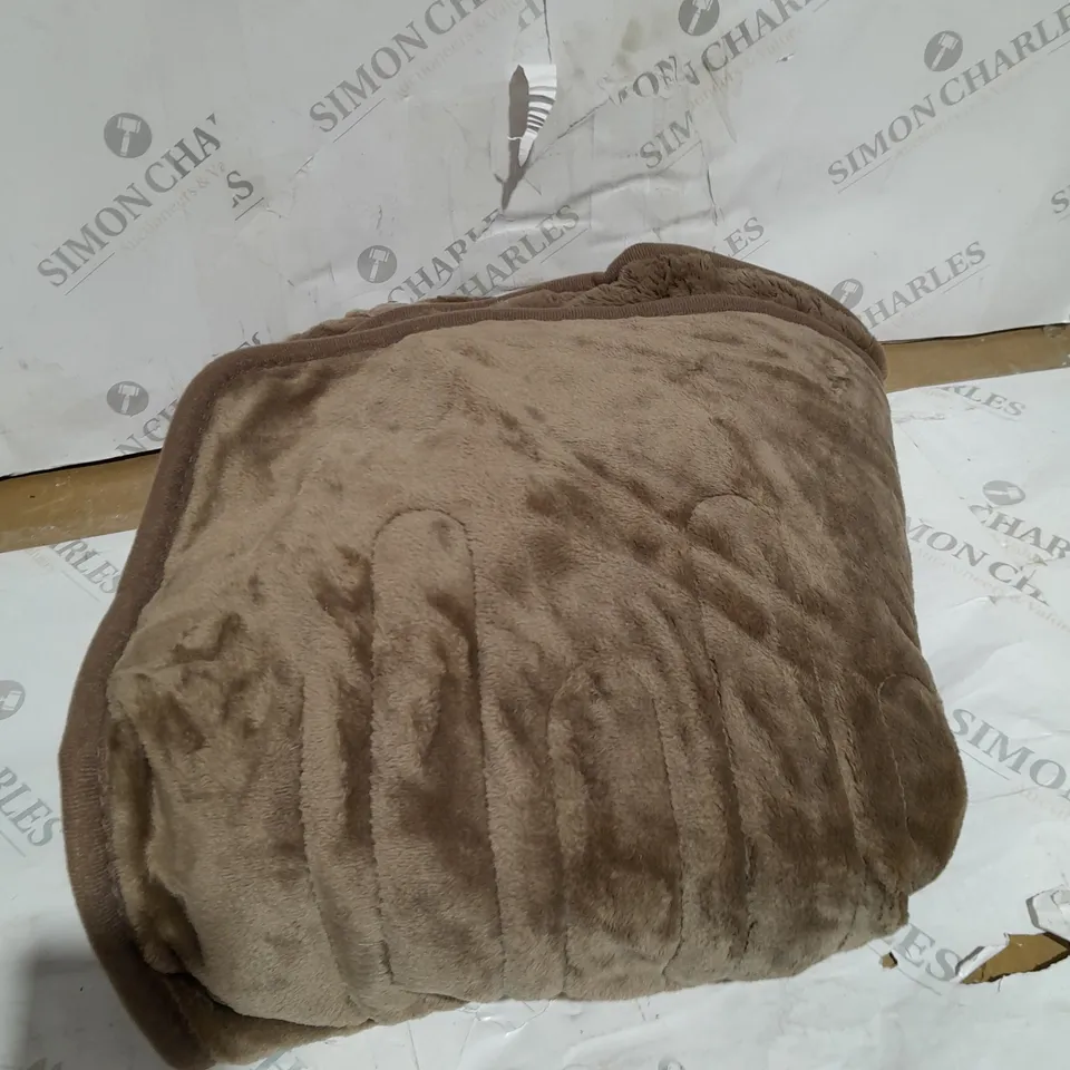 COZEE HOME VELVETSOFT HEATED THROW IN DARK TAUPE