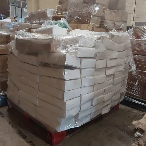 PALLET CONTAINING A VERY LARGE QUANTITY OF SAFETY GOGGLES