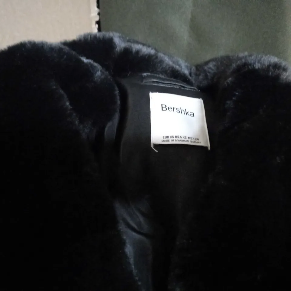 BERSHKA BLACK FAUX LEATHER/FAUX FUR TRIMMED COAT - XS