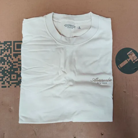 ABERCROMBIE & FITCH T-SHIRT IN CREAM SIZE MEDIUM