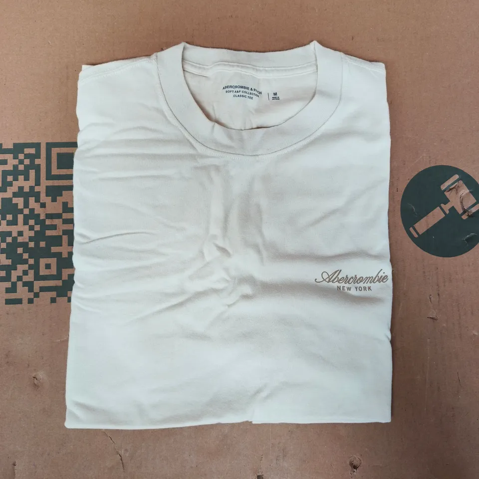 ABERCROMBIE & FITCH T-SHIRT IN CREAM SIZE MEDIUM