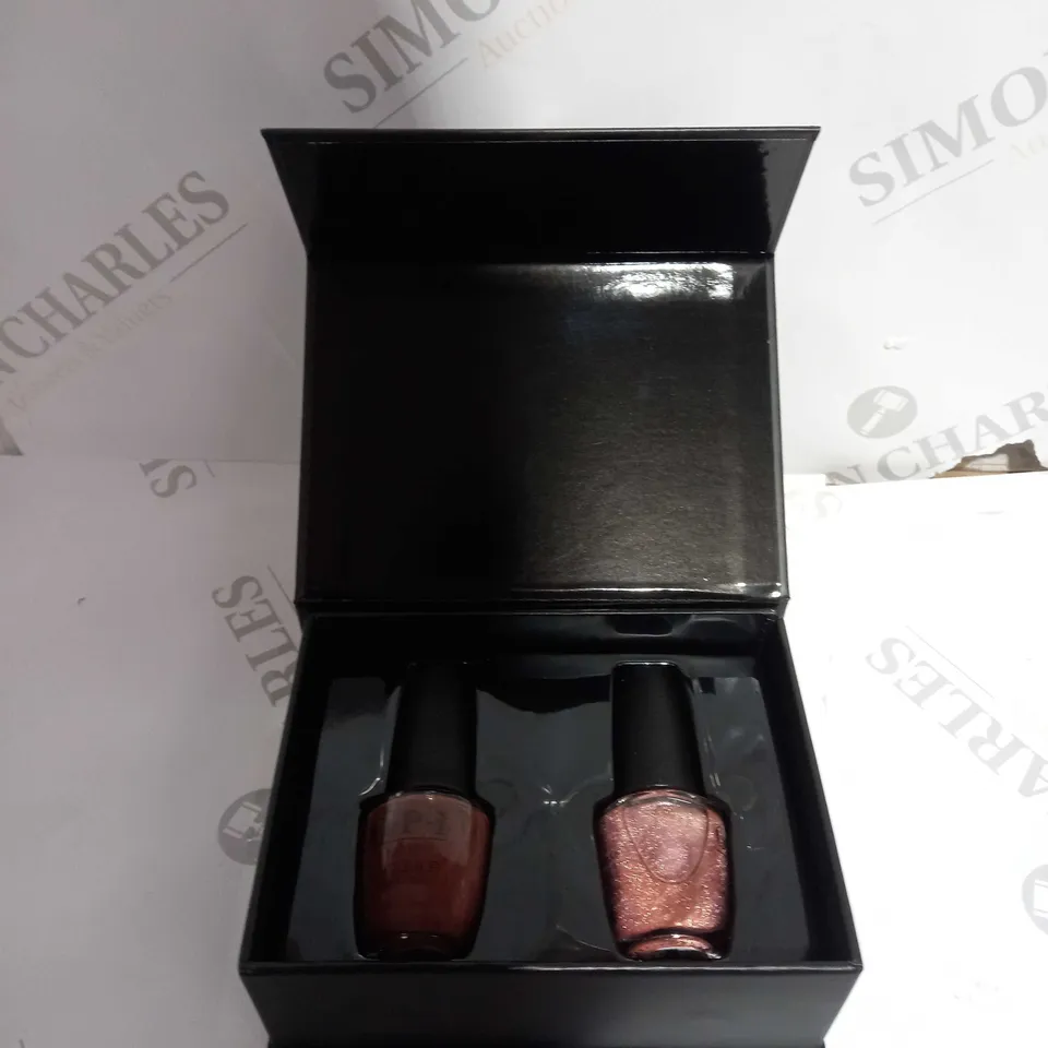 OPI LOS ANGELES 2 PIECE NAIL POLISH SET