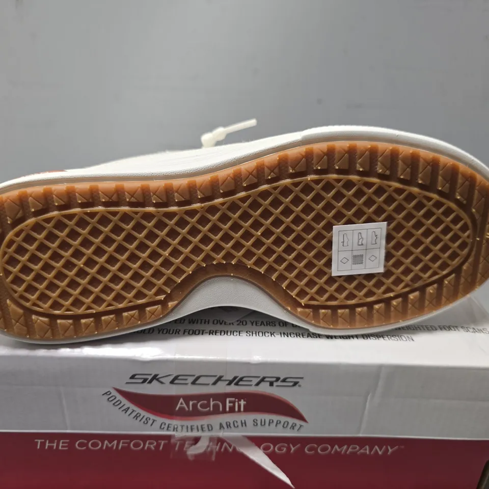 BOXED SKECHERS ON MY WAY WHITE TRAINERS - UK 5 